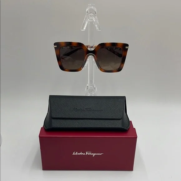 Salvatore Ferragamo | Accessories | Salvatore Ferragamo New  display picture 2